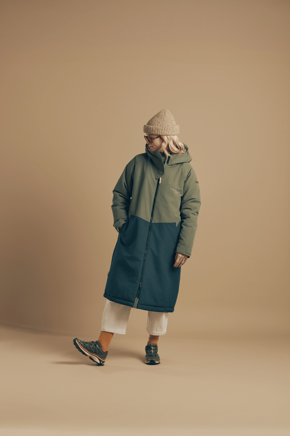 Adult Waterproof Changing Robe | Antique Olive - Smalls MerinoWeatherproof Robes
