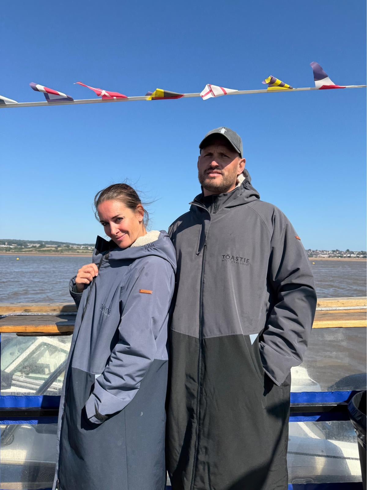 Adult Waterproof Changing Robe | Black - Smalls MerinoWeatherproof Robes