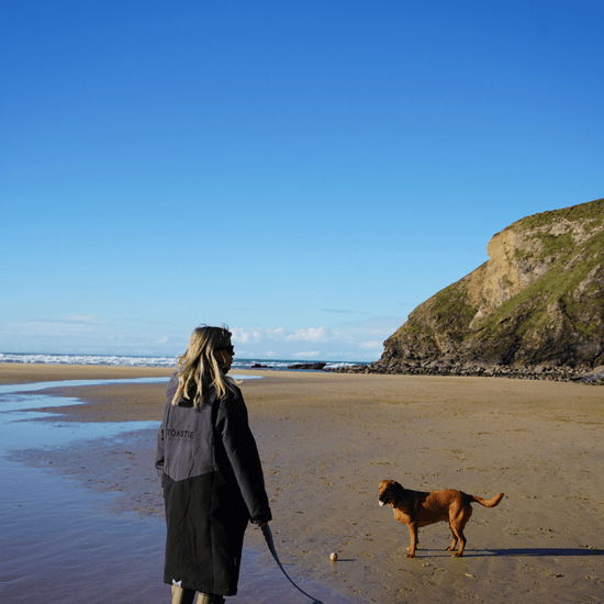 Adult Waterproof Changing Robe | Black - Smalls MerinoWeatherproof Robes