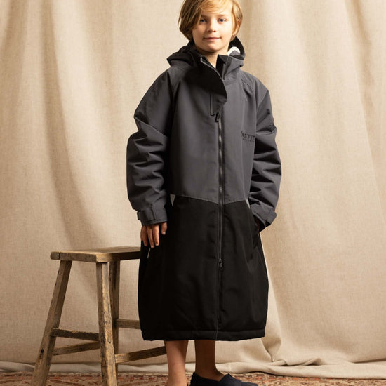 Kids Waterproof Changing Robe | Black - Smalls MerinoWeatherproof Robes