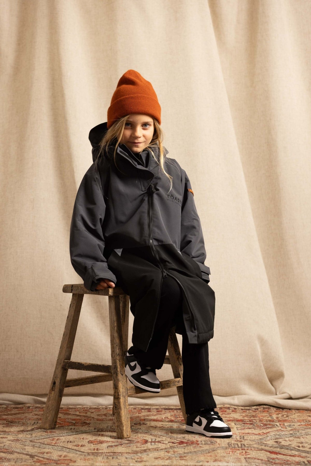 Kids Waterproof Changing Robe | Black - Smalls MerinoWeatherproof Robes